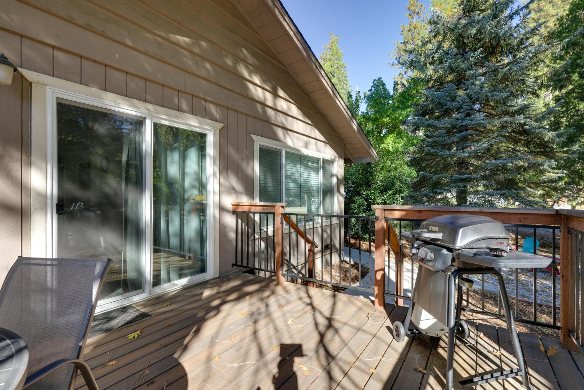Sherwood Forest Cabin With Deck And Fire Pit! Twain Harte Екстериор снимка